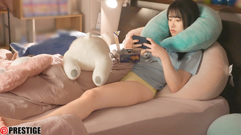 「ニートな姫にもほどがある! 無職でヲタク、性欲溜まりまくりの干物美少女がチ●ポの快感を思い出しちゃった! 中森ななみ【限定特典映像45分付き】」01