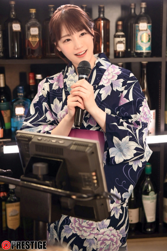 「下町ママのねっとり誘惑スナック 鈴村あいり【限定特典映像40分付き】」01